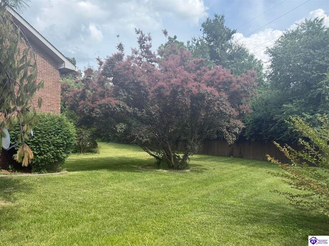 713 Freeman Lake Road, Elizabethtown, KY 42701