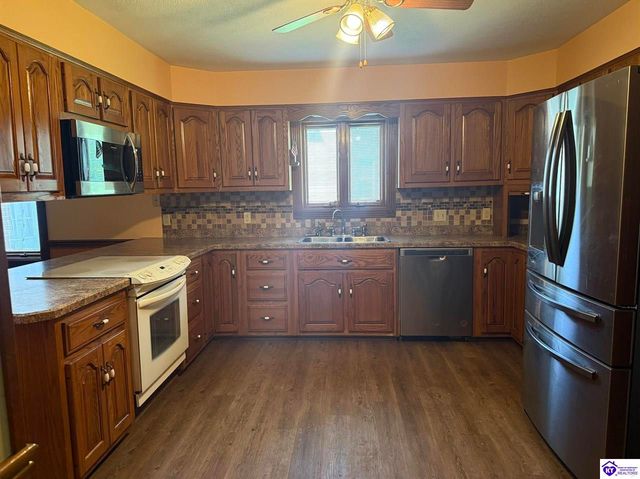 713 Freeman Lake Road, Elizabethtown, KY 42701
