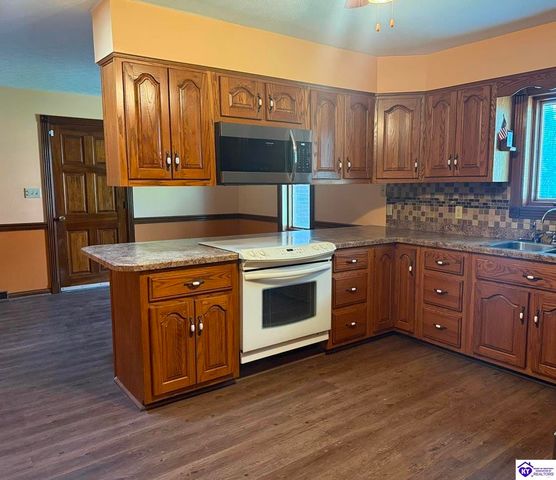 713 Freeman Lake Road, Elizabethtown, KY 42701