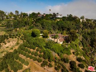 1037 Bel Air Court, Los Angeles, CA 90077