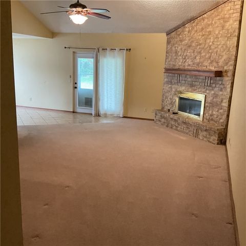 2725 Highland Circle, Rogers, AR 72756