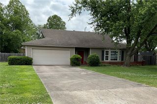 2725 Highland Circle, Rogers, AR 72756