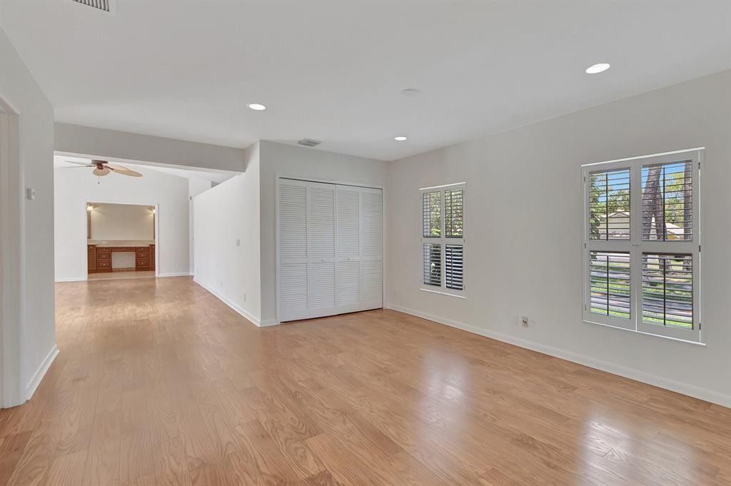 Image 13 of property listing at 11106 Whispering Pines Lane, Boca Raton, FL 33428