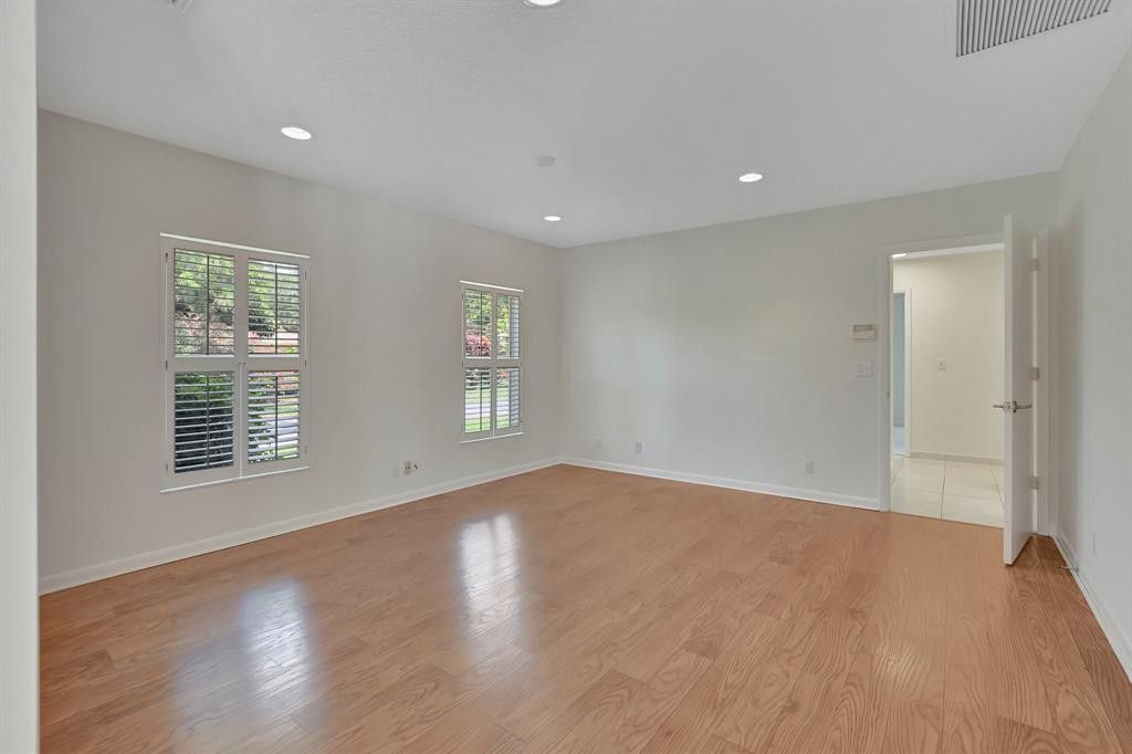 Image 14 of property listing at 11106 Whispering Pines Lane, Boca Raton, FL 33428