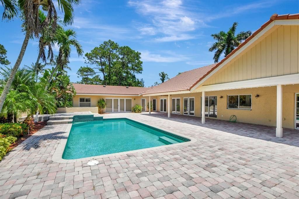 Image 43 of property listing at 11106 Whispering Pines Lane, Boca Raton, FL 33428