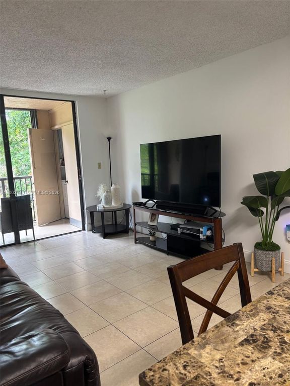 14421 N Kendall Dr 307M, Miami, FL 33186