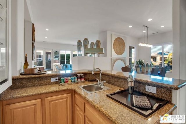 8 Lake Como Court, Rancho Mirage, CA 92270