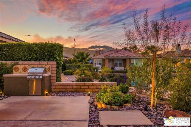 8 Lake Como Court, Rancho Mirage, CA 92270