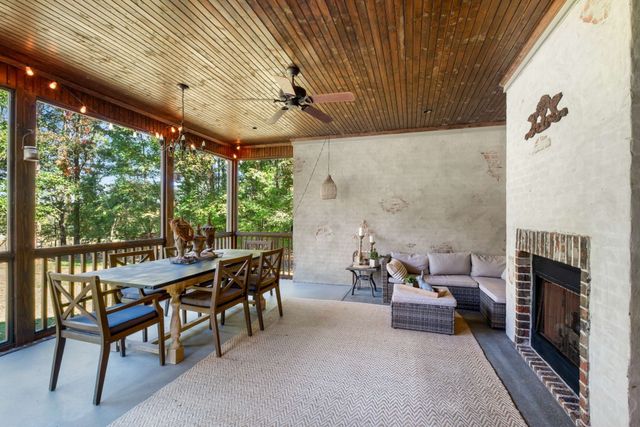 7101 Hardwood Ln, College Grove, TN 37046