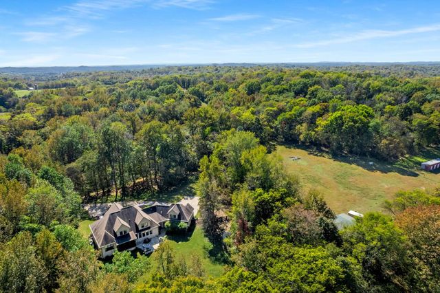 7101 Hardwood Ln, College Grove, TN 37046
