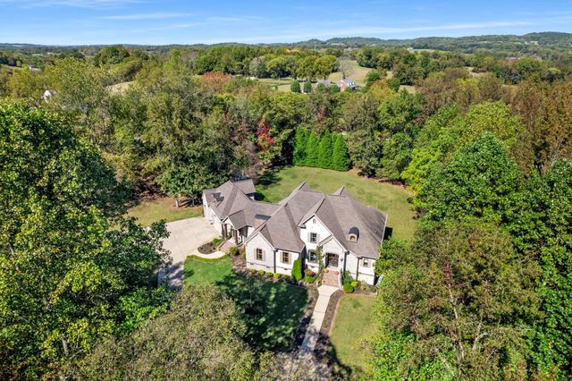 7101 Hardwood Ln, College Grove, TN 37046