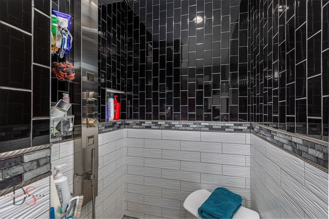 527 E Main Street, Ottawa, IL 61350