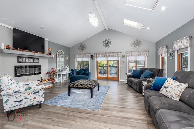 527 E Main Street, Ottawa, IL 61350