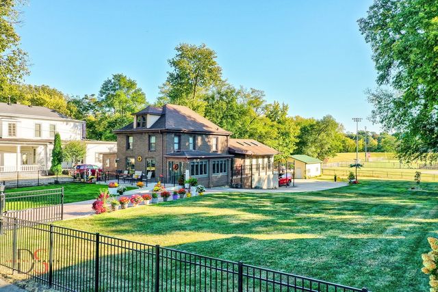 527 E Main Street, Ottawa, IL 61350