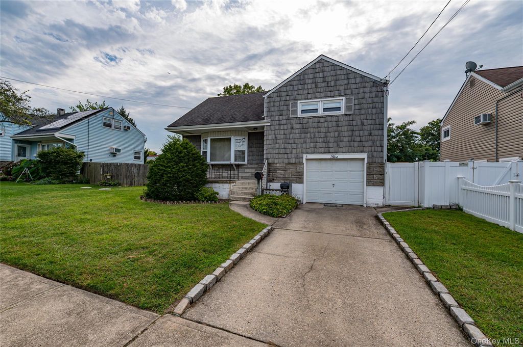 5 Floyd Street, North Babylon, NY 11703 — exterior