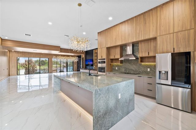 812 JOHNS POINT DRIVE, Oakland, FL 34787