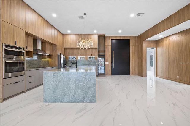 812 JOHNS POINT DRIVE, Oakland, FL 34787