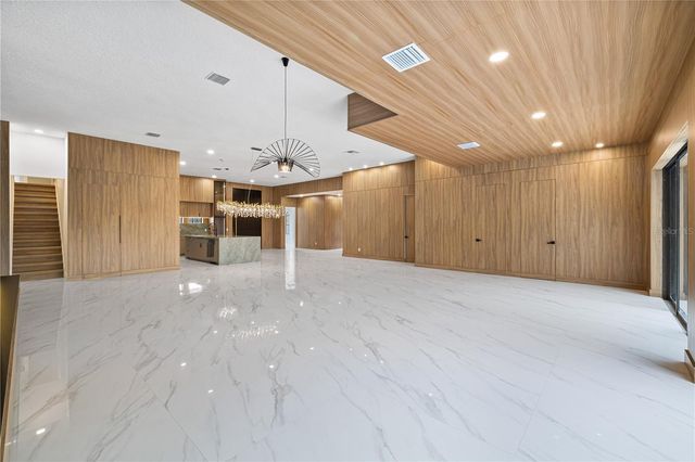 812 JOHNS POINT DRIVE, Oakland, FL 34787