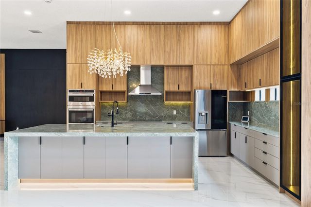 812 JOHNS POINT DRIVE, Oakland, FL 34787