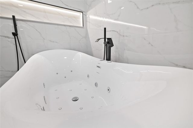 812 JOHNS POINT DRIVE, Oakland, FL 34787