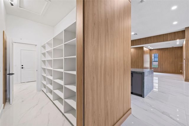 812 JOHNS POINT DRIVE, Oakland, FL 34787