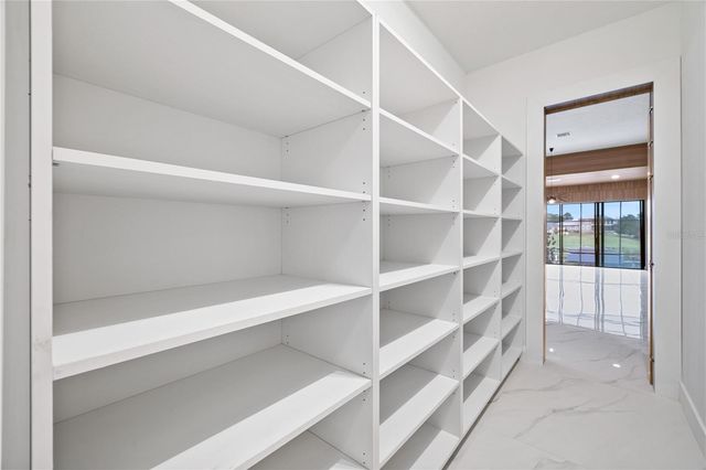 812 JOHNS POINT DRIVE, Oakland, FL 34787