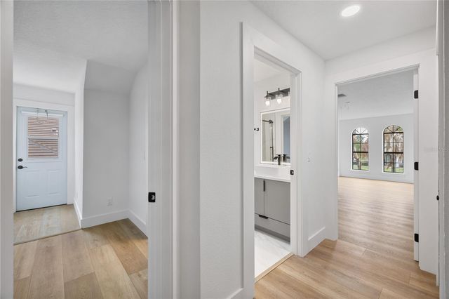 812 JOHNS POINT DRIVE, Oakland, FL 34787