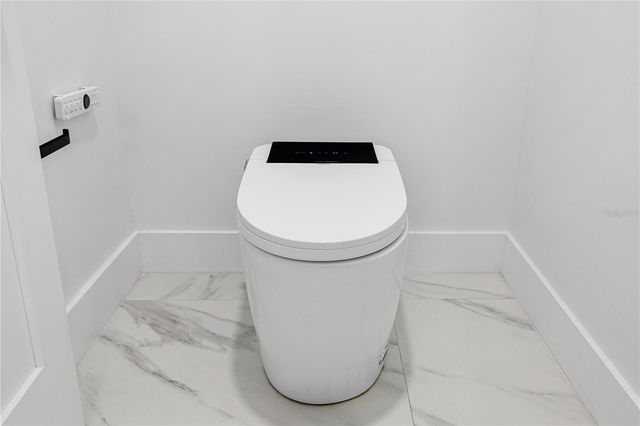 812 JOHNS POINT DRIVE, Oakland, FL 34787