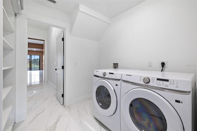 812 JOHNS POINT DRIVE, Oakland, FL 34787