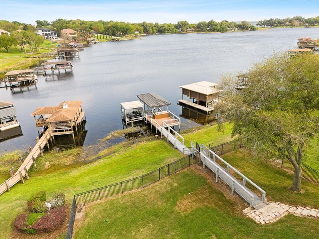 812 JOHNS POINT DRIVE, Oakland, FL 34787