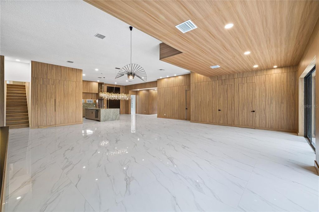 Image 27 of property listing at 812 JOHNS POINT DRIVE, Oakland, FL 34787