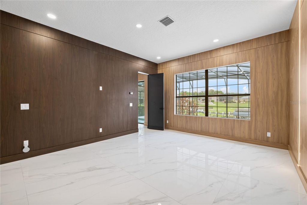 Image 39 of property listing at 812 JOHNS POINT DRIVE, Oakland, FL 34787