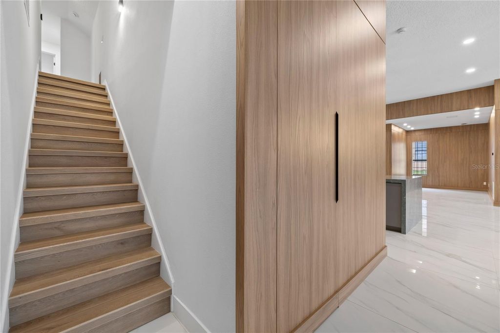 Image 51 of property listing at 812 JOHNS POINT DRIVE, Oakland, FL 34787