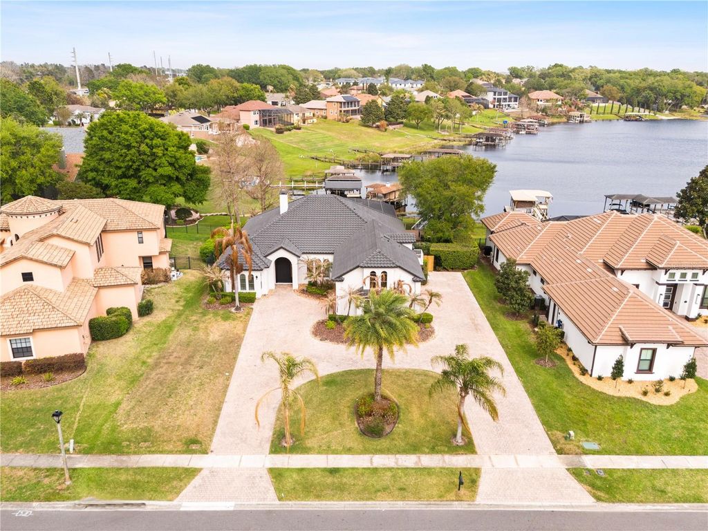 Image 55 of property listing at 812 JOHNS POINT DRIVE, Oakland, FL 34787