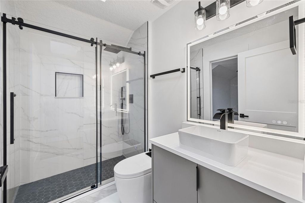 Image 71 of property listing at 812 JOHNS POINT DRIVE, Oakland, FL 34787