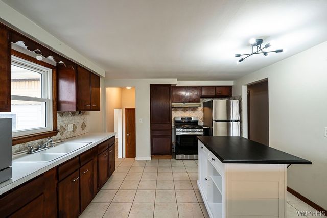 17 Woodrow Place, Cheektowaga, NY 14225