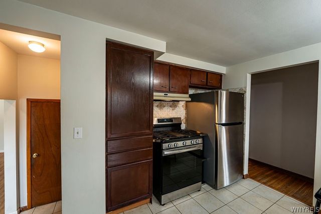 17 Woodrow Place, Cheektowaga, NY 14225