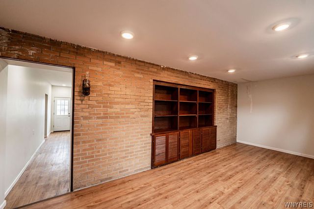 17 Woodrow Place, Cheektowaga, NY 14225