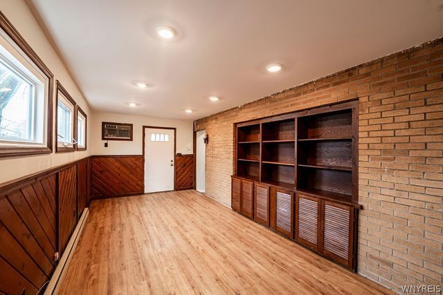 17 Woodrow Place, Cheektowaga, NY 14225