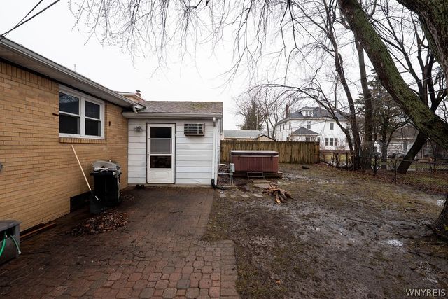 17 Woodrow Place, Cheektowaga, NY 14225