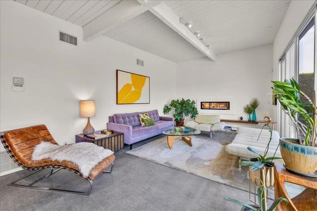 566 E Lindsey Drive, Palm Springs, CA 92262