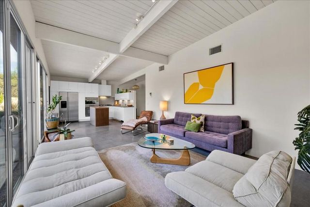 566 E Lindsey Drive, Palm Springs, CA 92262