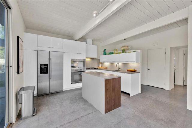 566 E Lindsey Drive, Palm Springs, CA 92262