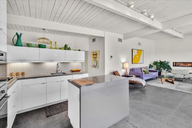 566 E Lindsey Drive, Palm Springs, CA 92262