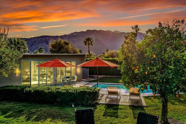 566 E Lindsey Drive, Palm Springs, CA 92262