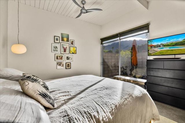 566 E Lindsey Drive, Palm Springs, CA 92262