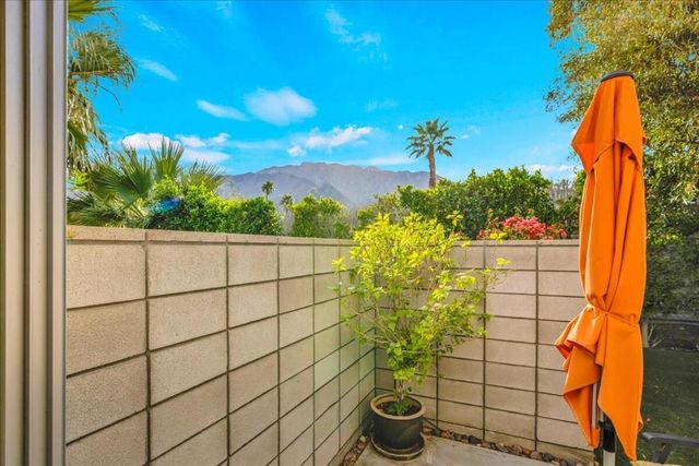 566 E Lindsey Drive, Palm Springs, CA 92262