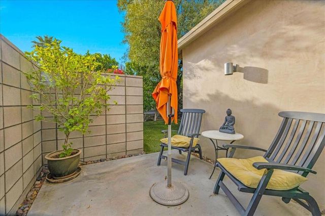 566 E Lindsey Drive, Palm Springs, CA 92262
