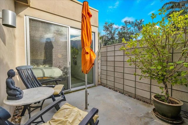 566 E Lindsey Drive, Palm Springs, CA 92262
