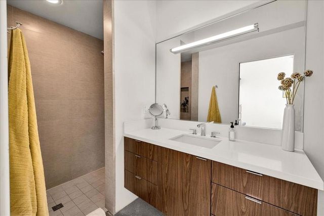 566 E Lindsey Drive, Palm Springs, CA 92262